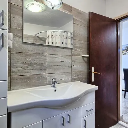 Basina 5699b Apartamento Jelsa (Hvar)